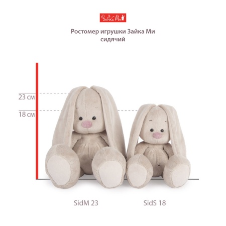 в толстовке и  платье